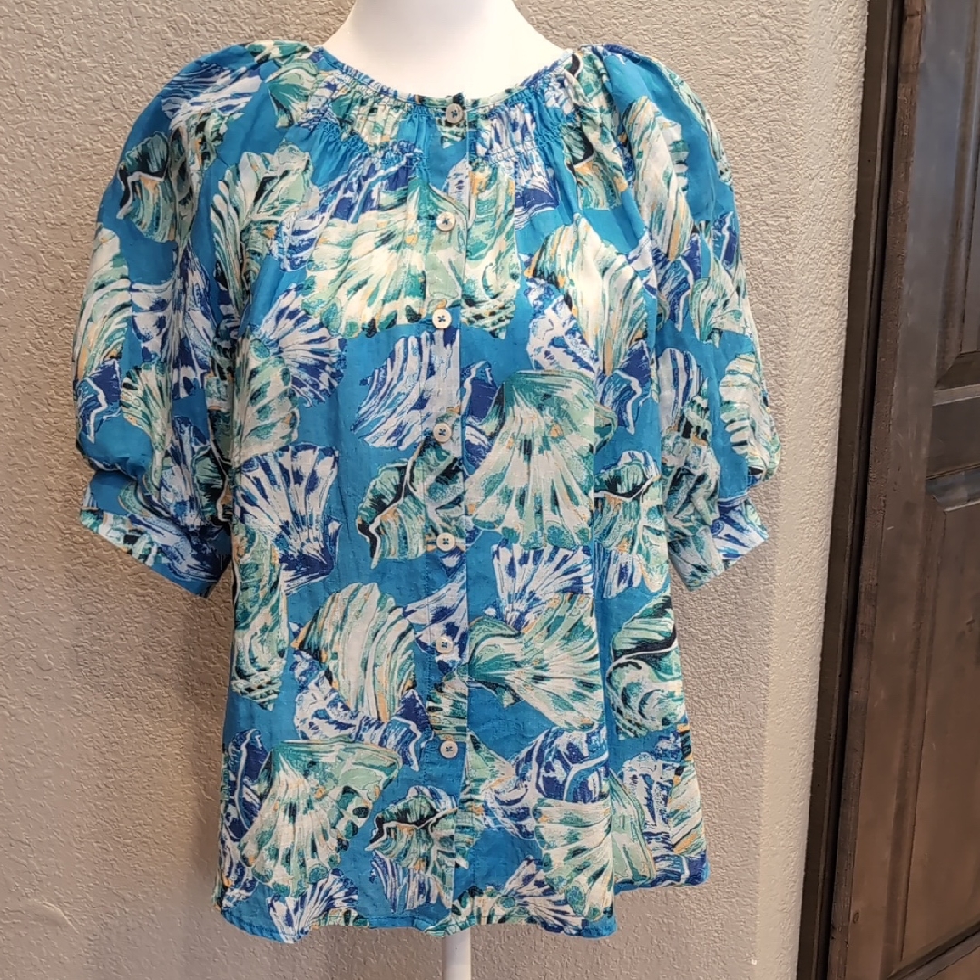 Like New. Chico's Size 0. Floral Women's Top